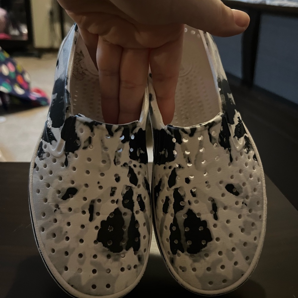 Native kids shoes - only worn a handful of times.. size 1
